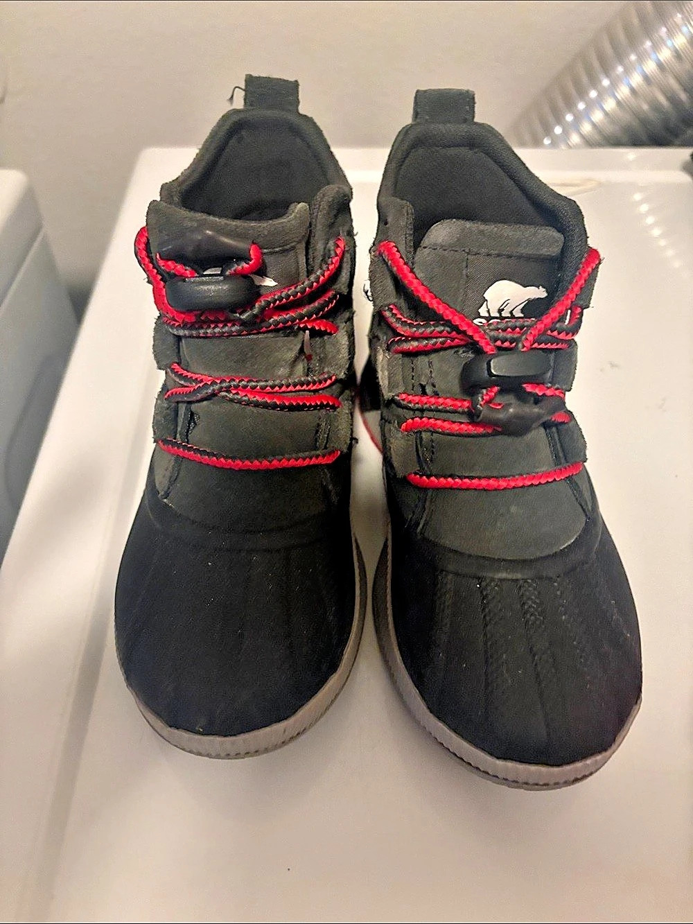 Sorel Whitney II Short Lace Waterproof Snow Boots Black & Red Girls US 2.5